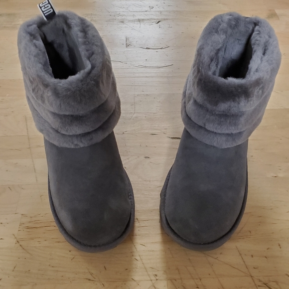 UGG Fluff Mini Quilted Boot - Picture 2 of 4